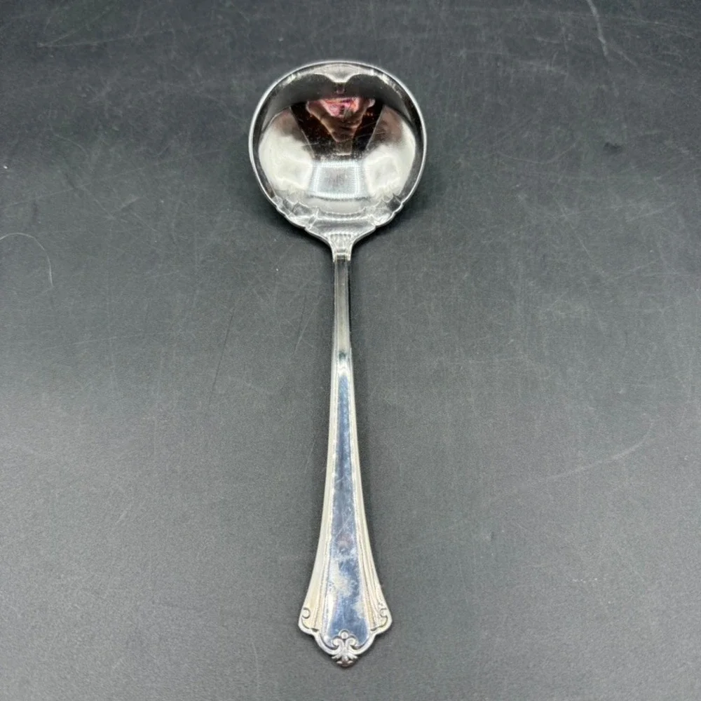Vintage Oneida Anticipation Ladle Scalloped Vintage